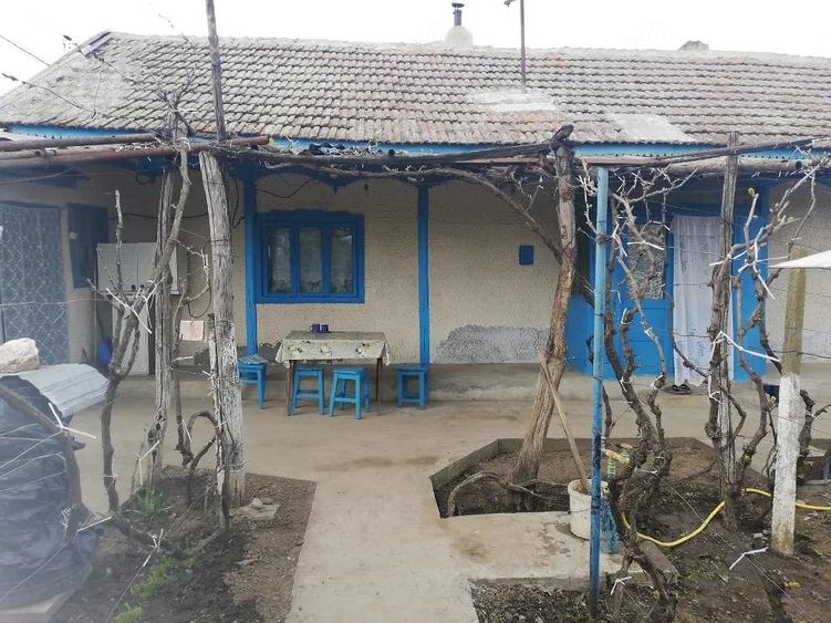 Casă cu 3 camere cu Teren 2500 Mp în Balabancea