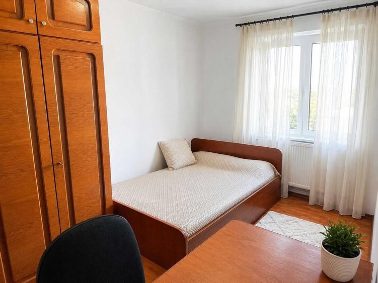 Apartament cu 3 camere decomandat în Preajba Mare