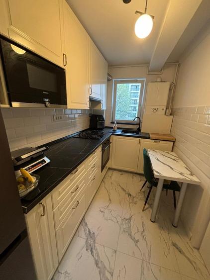 Apartament cu 3 camere în P-ța Muncii