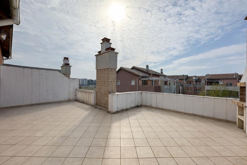 Apartament cu 3 camere decomandat în Pipera