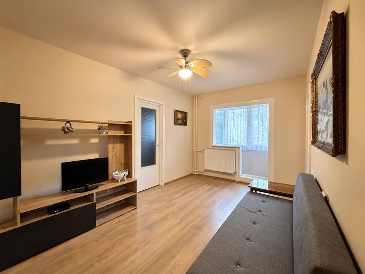 Apartament cu 2 camere semidecomandat, mobilat în Dacia