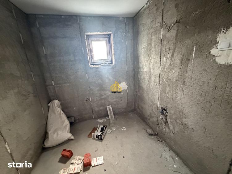 Casă cu 4 camere cu Teren 250 Mp în Prelungirea Ghencea