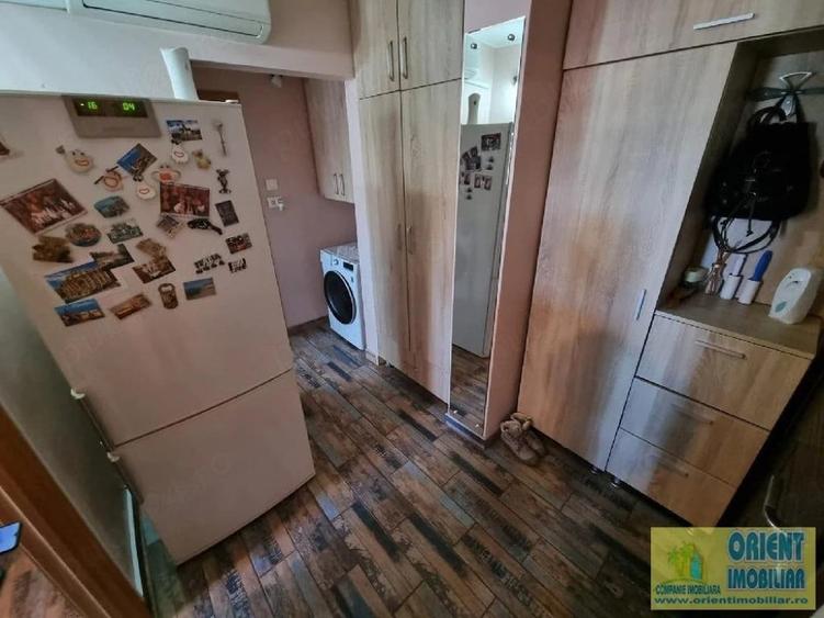 Apartament cu 2 camere decomandat în Km 4