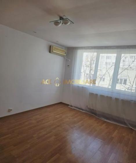 Apartament cu 3 camere semidecomandat în Drumul Taberei