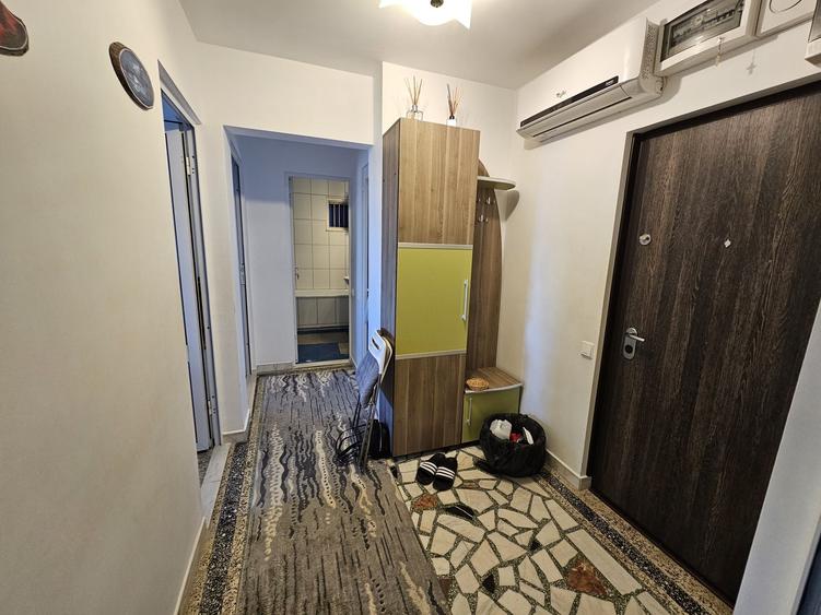 Apartament cu 2 camere decomandat în Casa de Cultură