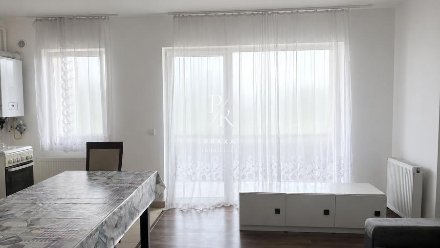 Apartament cu 3 camere semidecomandat, mobilat în Florești