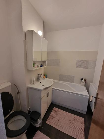 Apartament cu 3 camere decomandat în Prajila