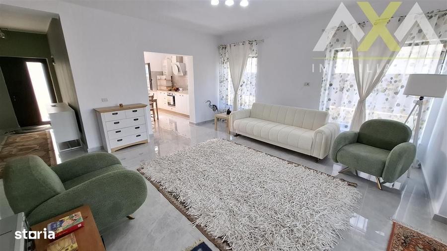 Casă cu 4 camere în Uricani