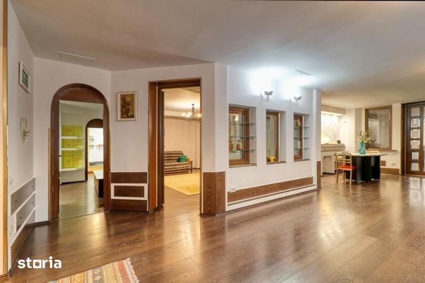 Apartament cu 5 camere decomandat în Grivița