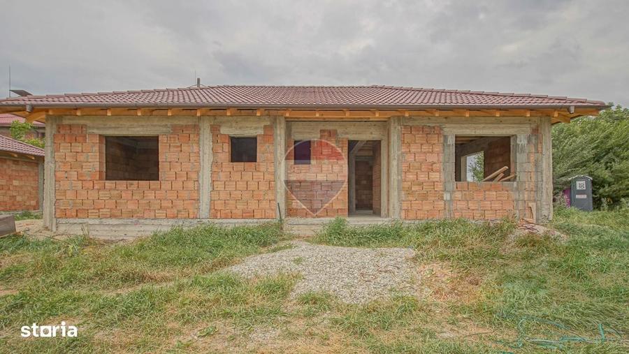 Casă cu 4 camere în Hălchiu