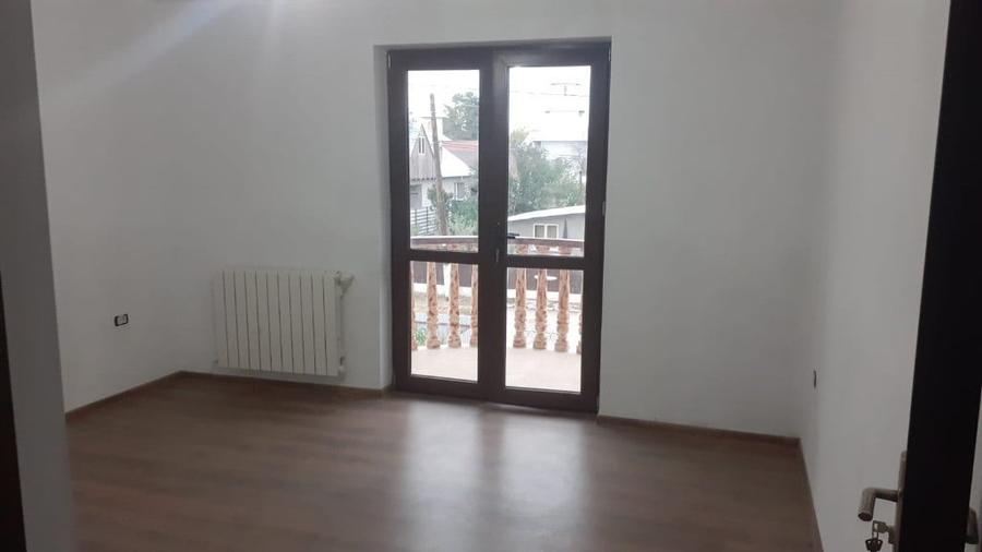 Casă cu 4 camere cu Teren 601 Mp în Vânători