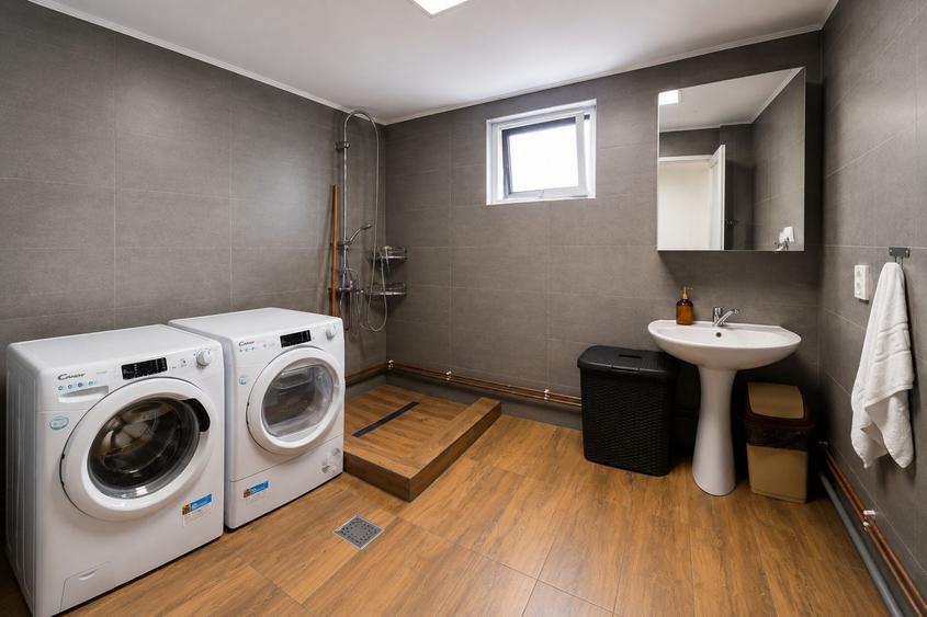 Casă individuală cu 7 camere cu Canalizare în Moara de Pădure