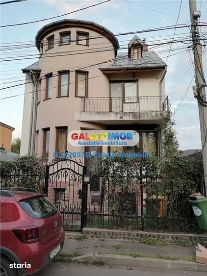 Casă cu 6 camere cu Teren 175 Mp în Băneasa