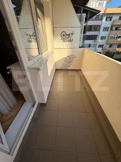 Apartament cu 3 camere decomandat, mobilat în Micro 11