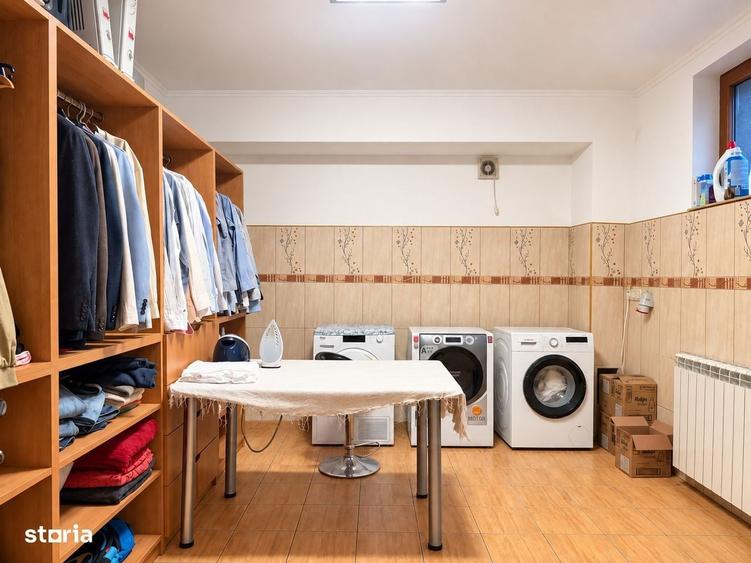 Casă cu 4 camere cu Teren 1053 Mp în Central