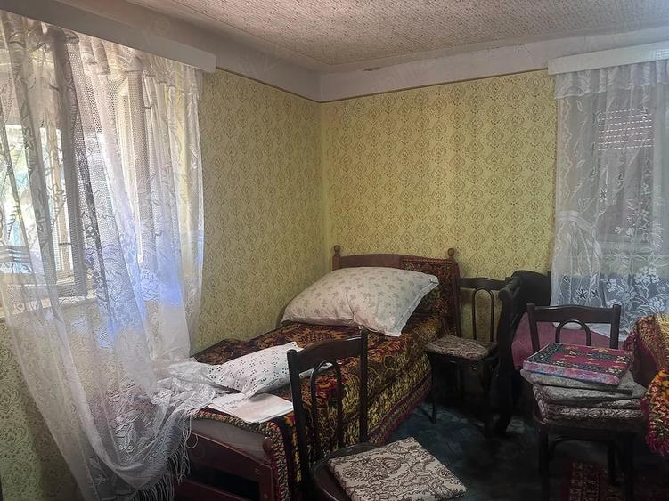 Casă cu Teren 3827 Mp în Central