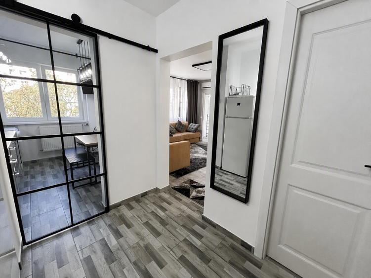 Apartament cu 2 camere circular în Titan
