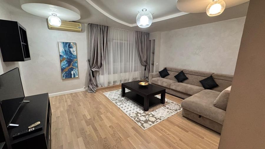 Apartament cu 3 camere în P-ța Muncii