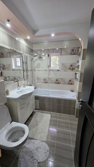 Apartament cu 4 camere în Nicolina