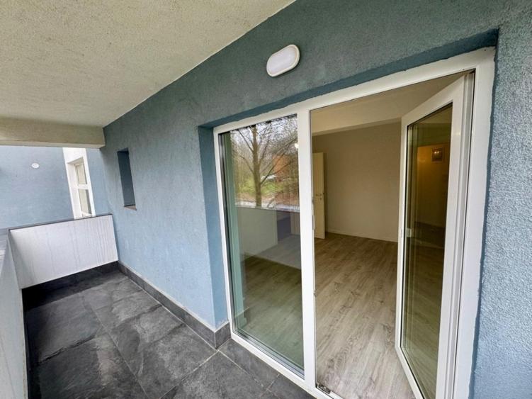 Apartament cu 2 camere decomandat în Baza 3