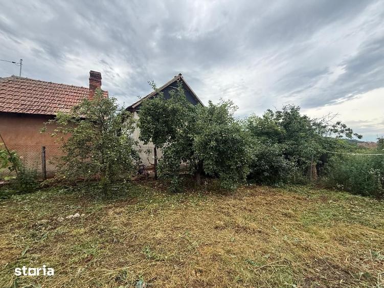 Casă cu 2 camere cu Teren 1100 Mp în Totoi