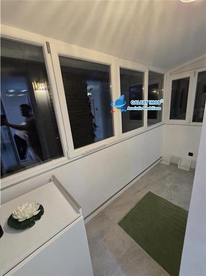 Apartament cu 4 camere semidecomandat, mobilat în Titan