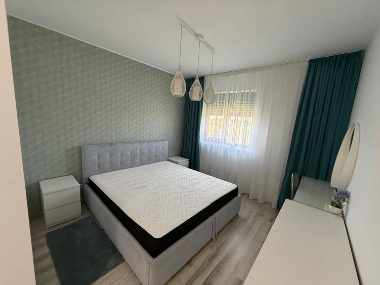Apartament cu 3 camere semidecomandat, mobilat în Timișoara