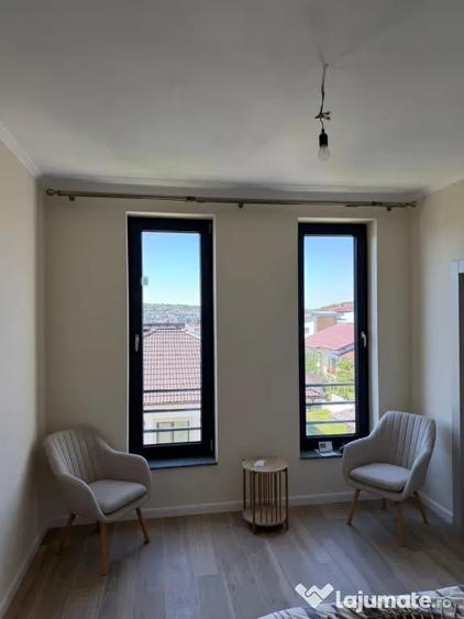 Apartament cu 4 camere decomandat în Exterior Vest