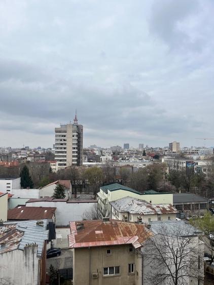Apartament cu 4 camere decomandat, mobilat în Iancului
