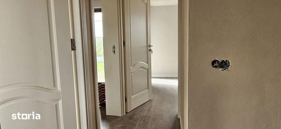 Casă cu 4 camere cu Teren 142 Mp în Hidiș