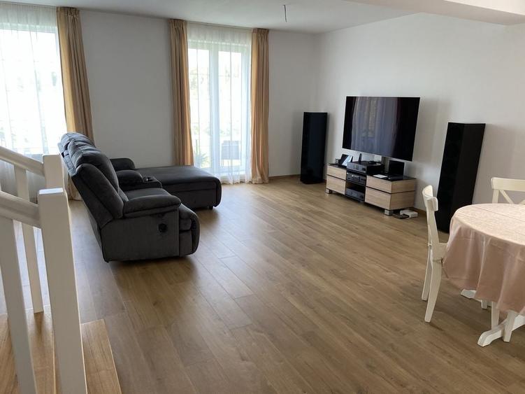 Casă cu 4 camere cu Teren 377 Mp în Corbeanca