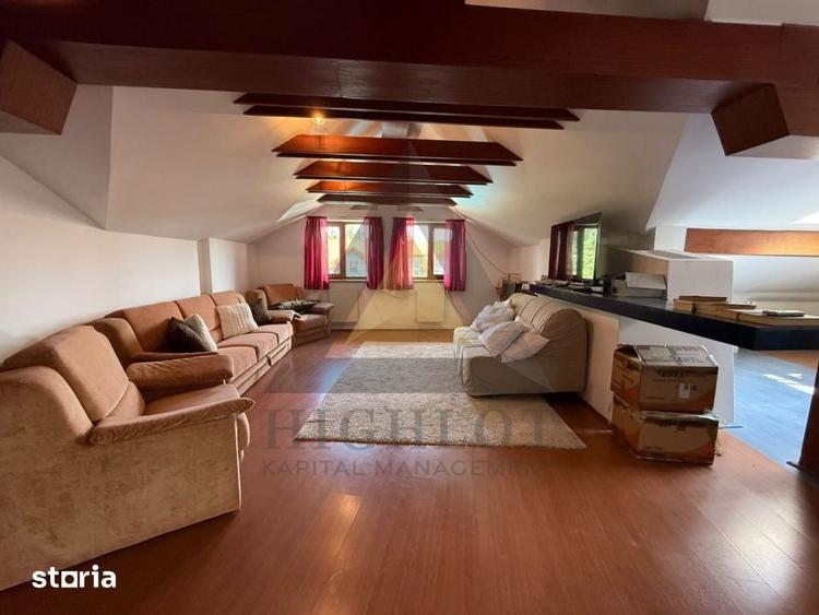 Casă cu 10 camere cu Teren 999.8 Mp în Central