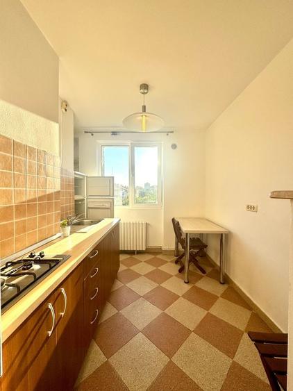 Apartament cu 2 camere decomandat în Complex Studențesc