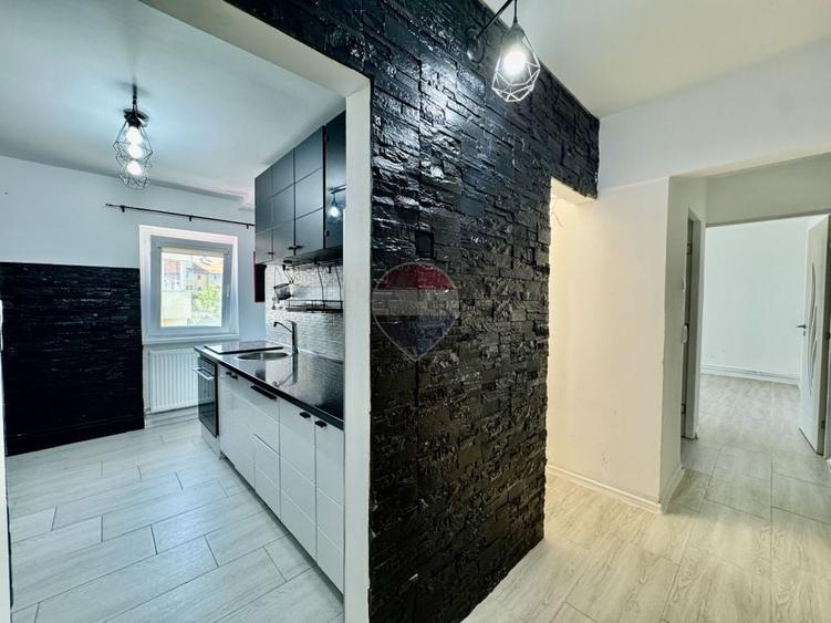 Apartament cu 3 camere decomandat, mobilat în Central