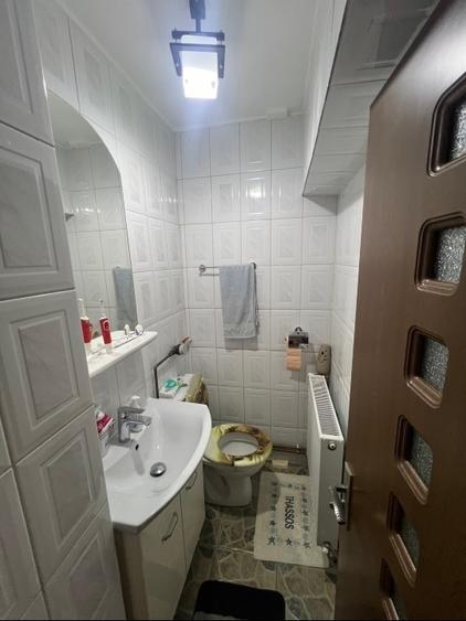 Apartament cu 3 camere decomandat, mobilat în Central
