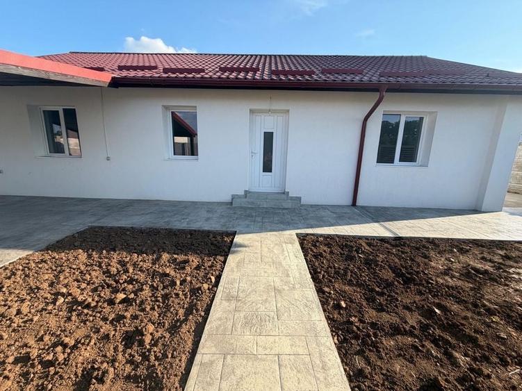 Casă cu 3 camere cu Teren 358 Mp în Joița