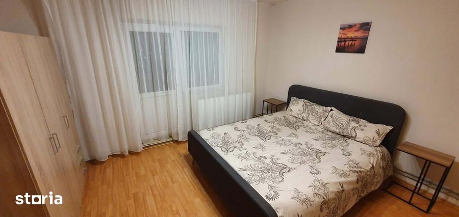 Apartament cu 3 camere decomandat, mobilat în Aurel Vlaicu