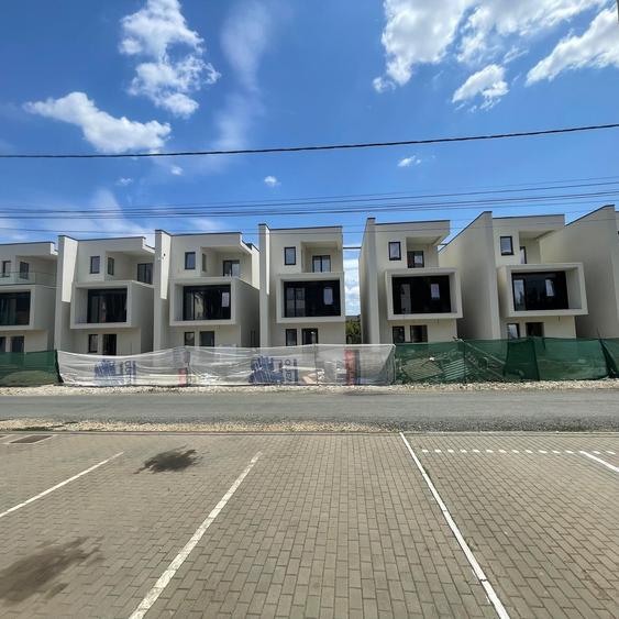 Casă individuală cu 3 camere cu Teren 250 Mp în Girocului