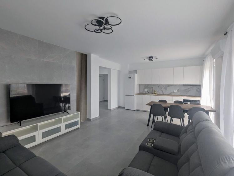Apartament cu 3 camere decomandat în Nufărul