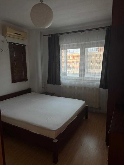 Apartament cu 3 camere semidecomandat în Timpuri Noi