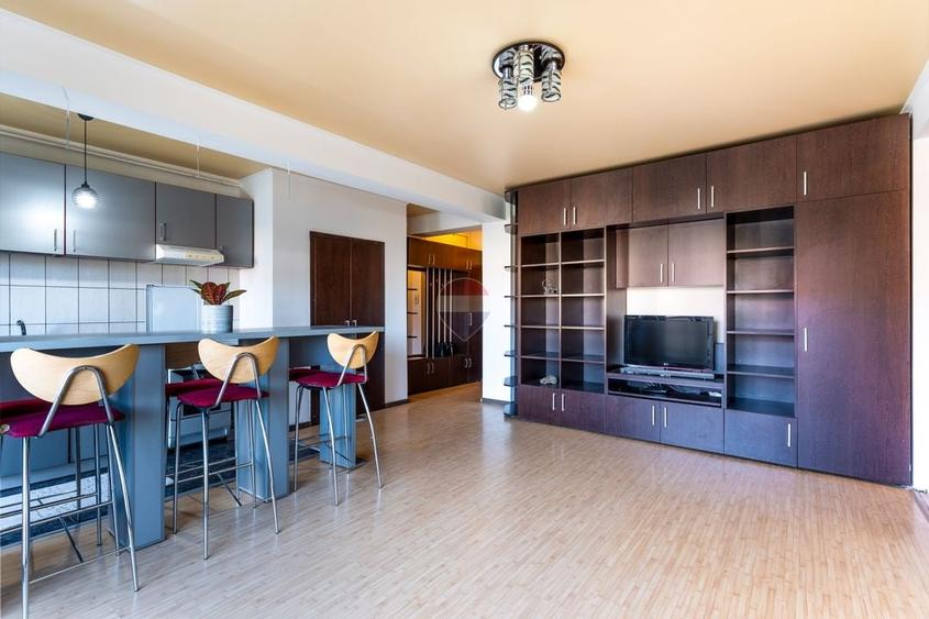 Apartament cu 2 camere semidecomandat, mobilat în Florești