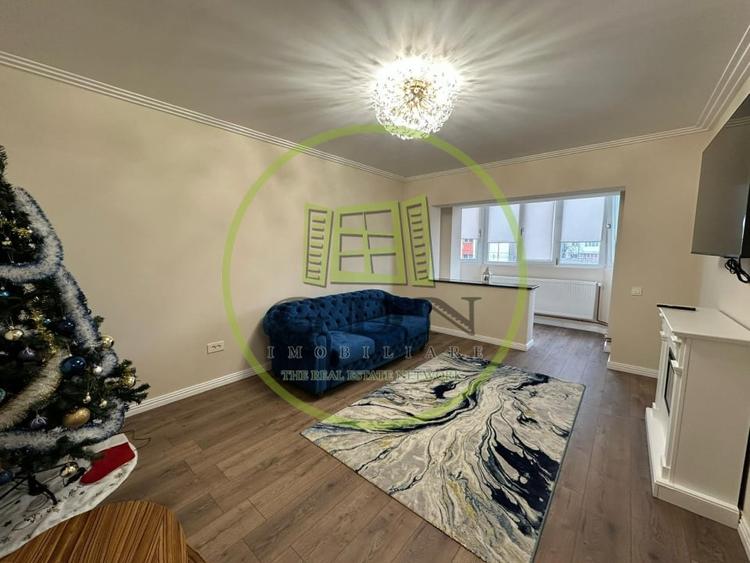 Apartament cu 3 camere decomandat, mobilat în Craiovița Nouă