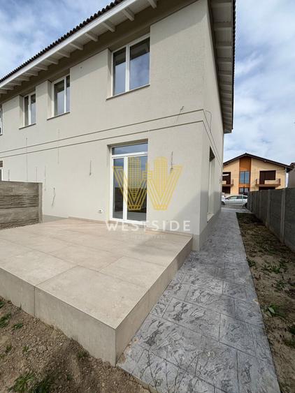 Apartament cu 4 camere decomandat în Girocului