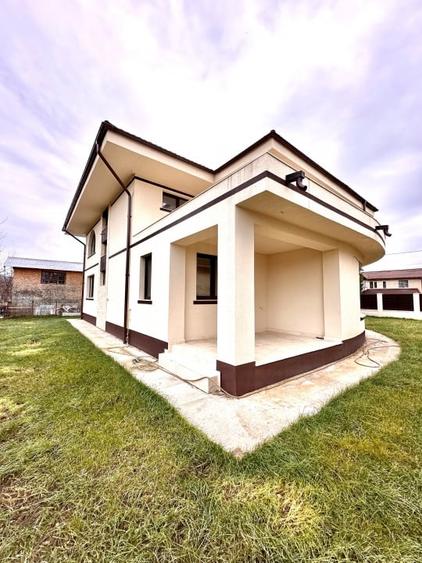 Casă individuală cu 6 camere cu Canalizare în Cornu de Jos (Cornu)