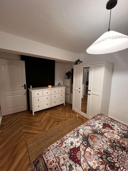 Apartament cu 3 camere decomandat în Exterior Vest