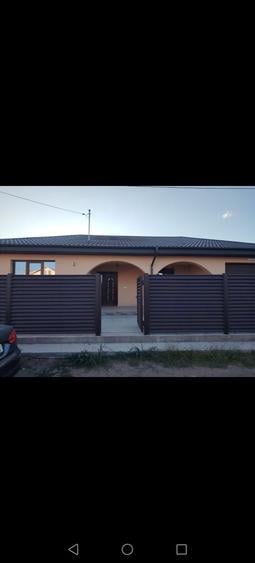 Casă cu 4 camere în Odaia Manolache