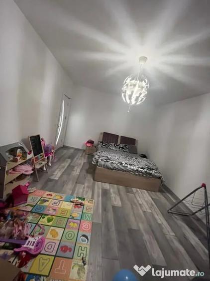 Apartament cu 3 camere, mobilat în Lăpuș