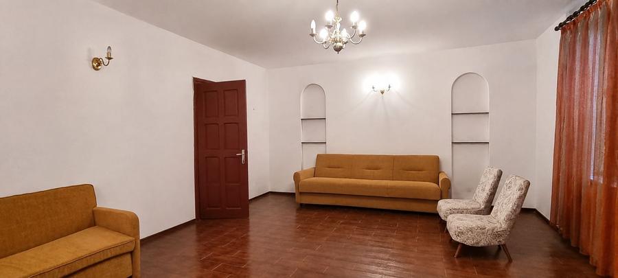 Casă individuală cu 5 camere cu Canalizare în Nord