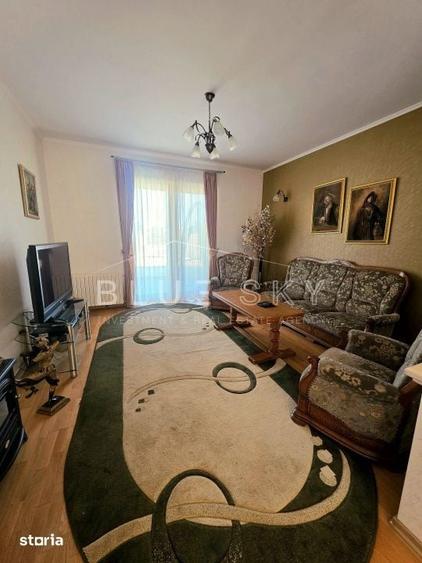 Casă cu 6 camere cu Teren 1642 Mp în Central