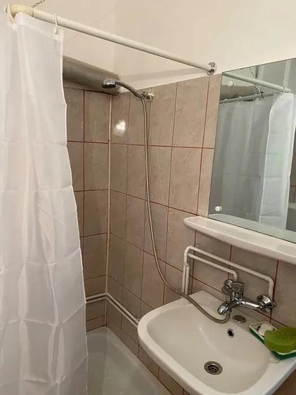 Garsonieră decomandată în Central